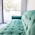 Cozy & Chic - 1 Bd *