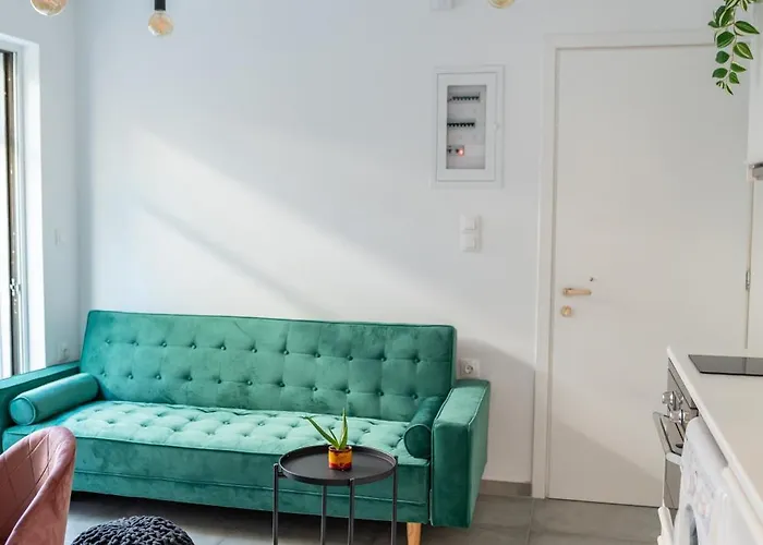 Cozy & Chic - 1 Bd Apartment Ampavris