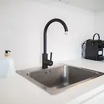 Cozy & Chic - 1 Bd Апартаменты *