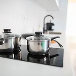Cozy & Chic - 1 Bd Ampavris
