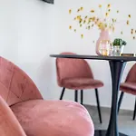 Cozy & Chic - 1 Bd * Ampavris
