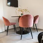 Cozy & Chic - 1 Bd Apartament Ampavris