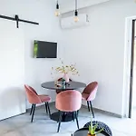 Apartament Cozy & Chic - 1 Bd Ampavris
