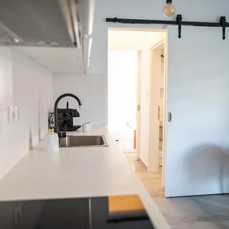 Cozy & Chic - 1 Bd Apartment