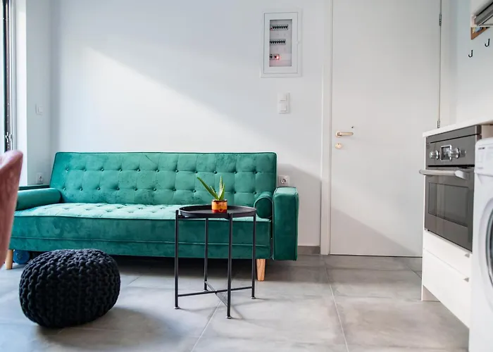 Cozy & Chic - 1 Bd Apartment Ampavris